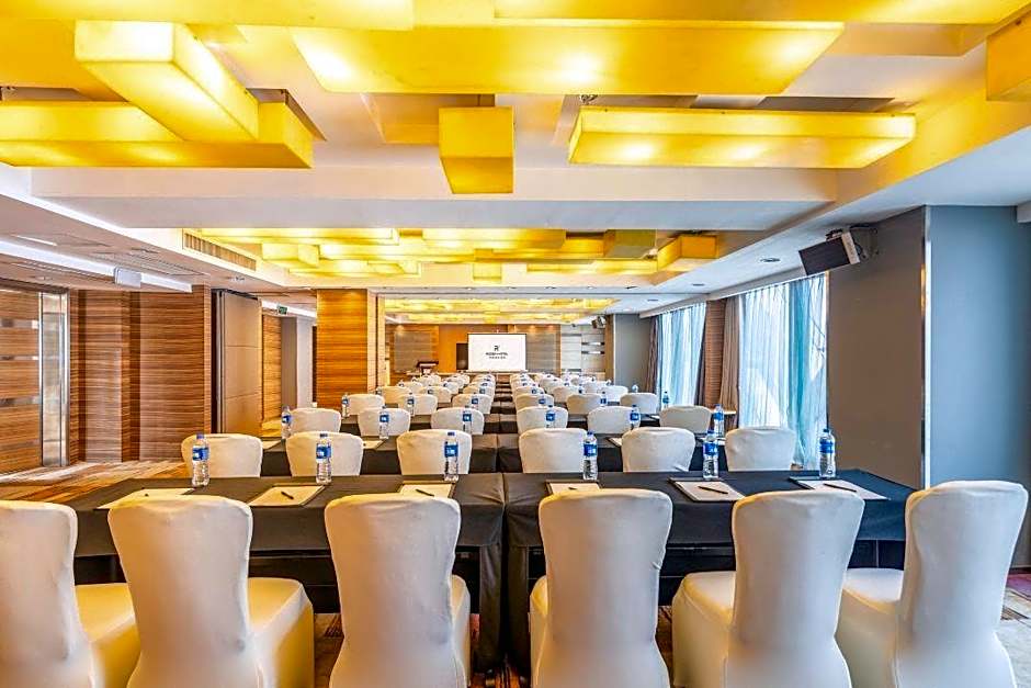 Rezen Hotel Tianjin Binhai