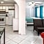 Aloha Apartments On the Intracoastal-Walk to the Beach
