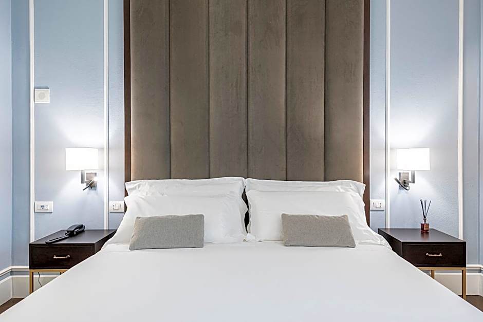 Glimpse Hotel