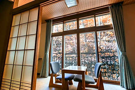 Twin Bed Room with Tatami with Shared Bathroom - Non-Smoking