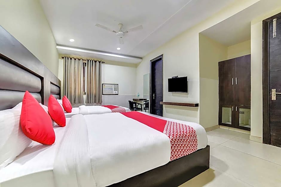 OYO Flagship 26585 Bhera Enclave Paschim Vihar – Delhi, NY