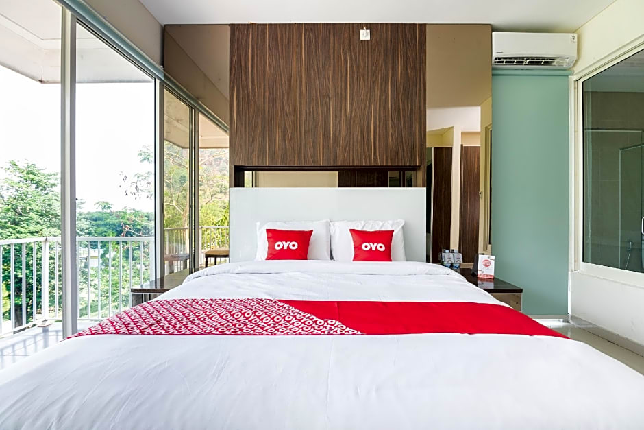 OYO 2001 Taman Dayu Villa Golf View
