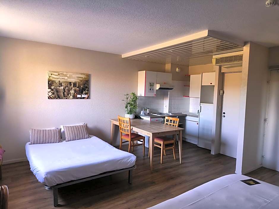 Kyriad Hotel Montpellier Centre Antigone