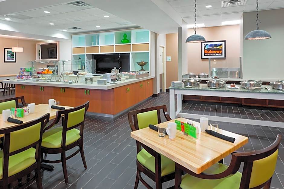 Holiday Inn Clark - Newark By IHG
