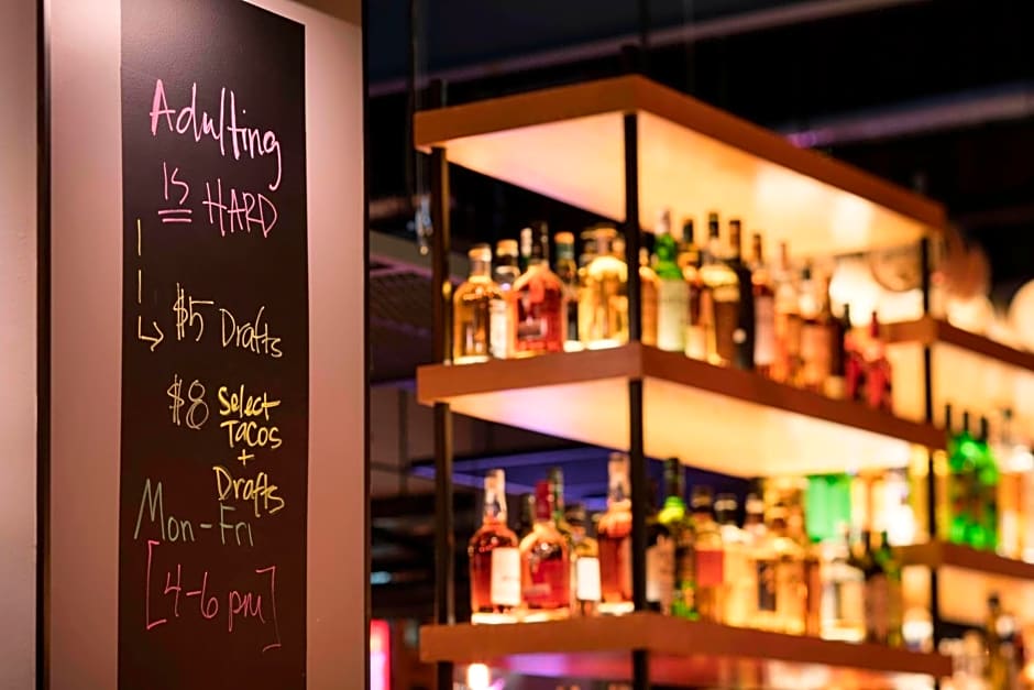 Moxy by Marriott Chicago Downtown