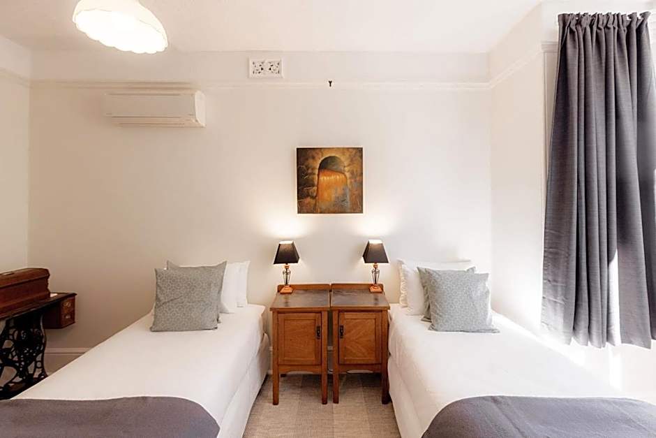 Serenity and style in Sandy Bay