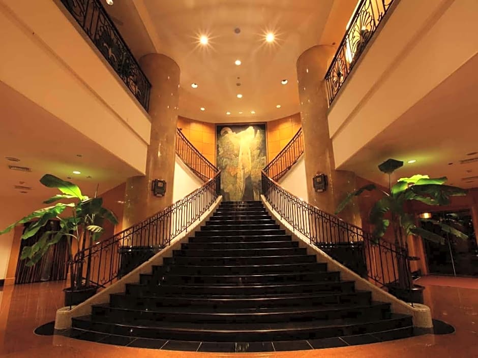 Zhongwei Green Lake Hotel Kunming