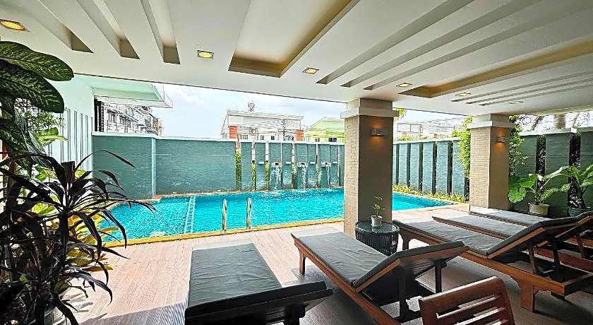 Ratana Hotel Rassada