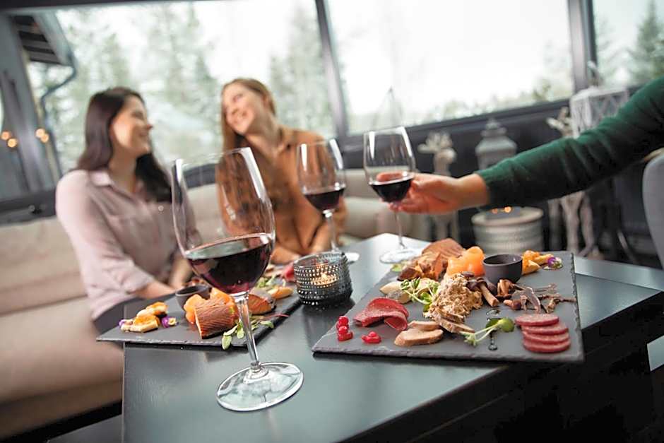 Santa's Igloos Arctic Circle