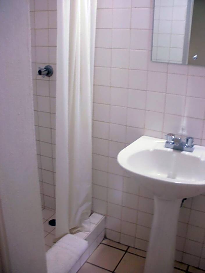 Pineapple Court Hotel