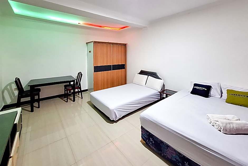 Urbanview Hotel Kusuma Garden Cianjur