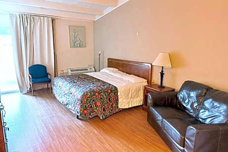 Queen Bed Non-Smoking