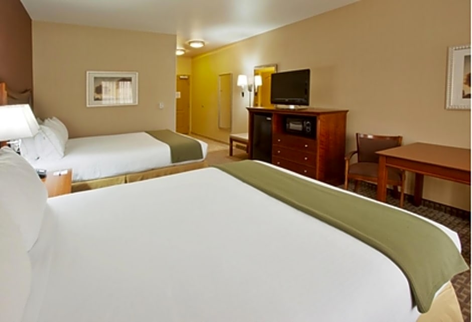 Holiday Inn Express Hotel & Suites Willows