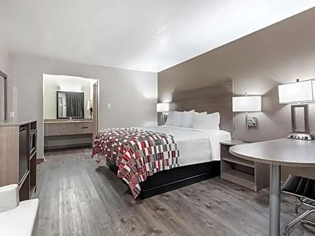 1 King Bed Mobility Accessible Room Non-Smoking