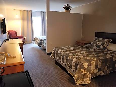 Deluxe Room with Two Queen Beds - Non-smoking