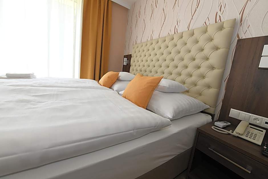 Jade Hotel-Ezüsthíd Hotel