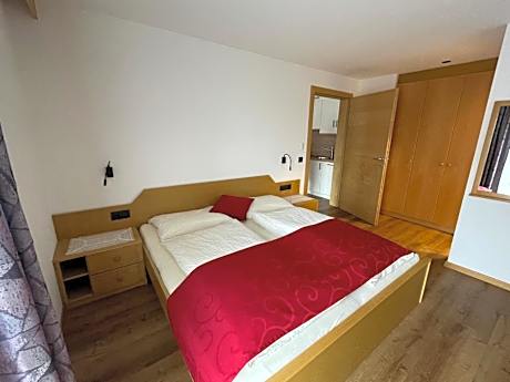 Apartment with Mountain View