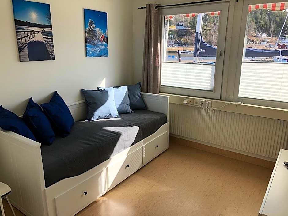 Henåns Hostel in the Marina