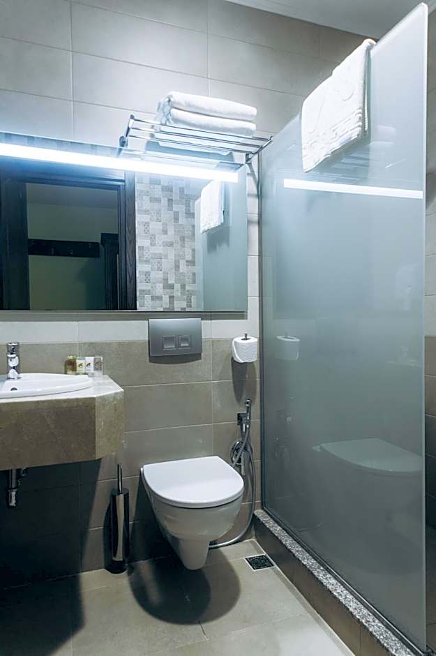 Colosseum Marina Hotel