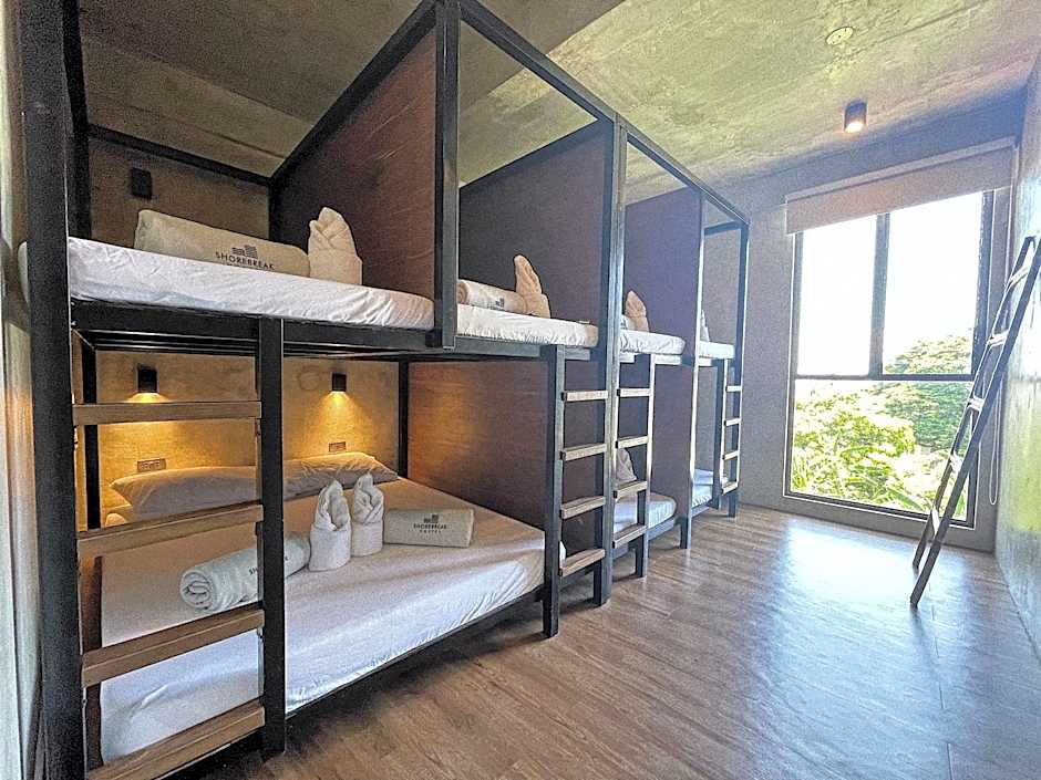 Shorebreak Hostel San Juan La Union