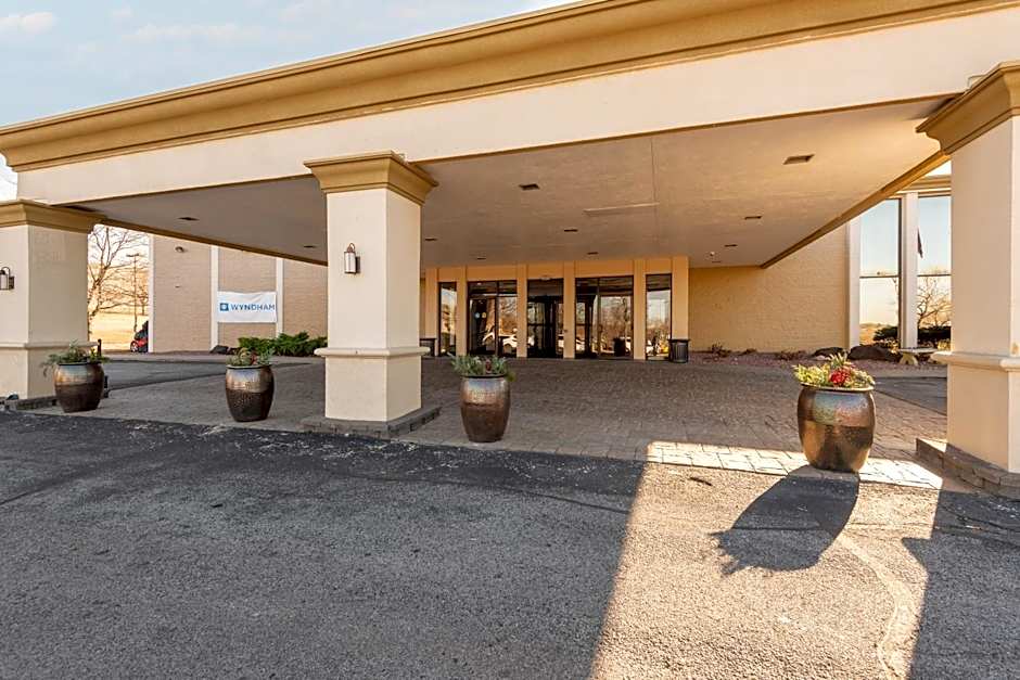 Wyndham Omaha/West Dodge