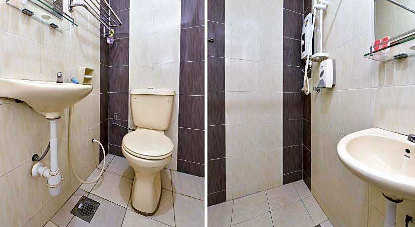 Super OYO 90562 J Hotel PJ