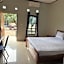 Sumbawa Maluk Homestay Kost tika