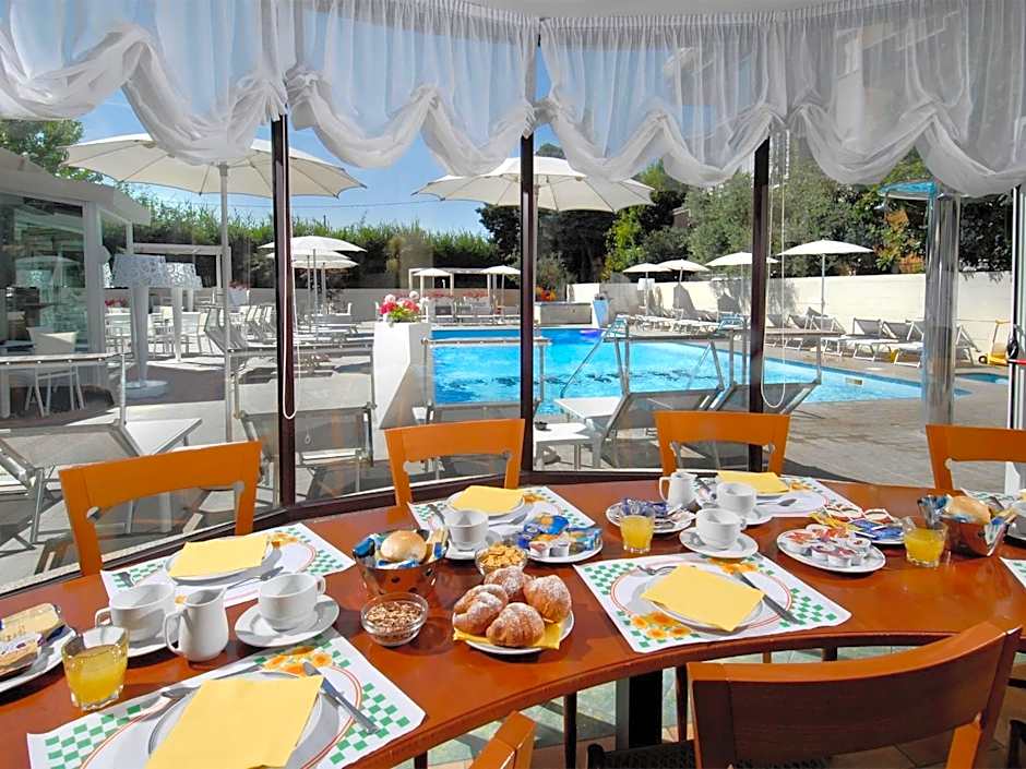 Hotel Pacific