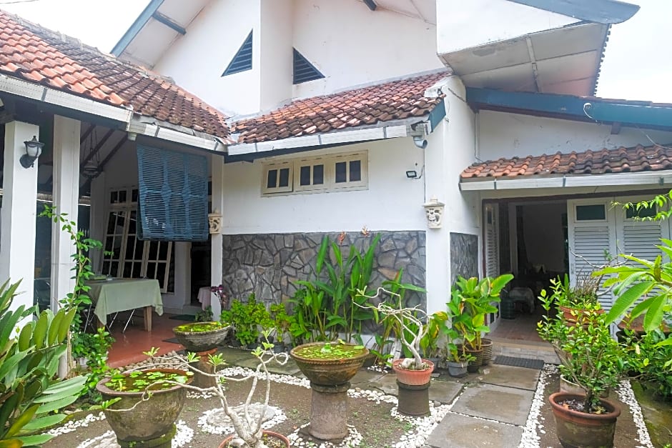 RedDoorz @ Griya Cemara Homestay Yogyakarta