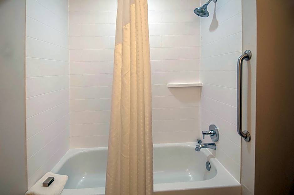 Holiday Inn Express Hotel & Suites Biloxi- Ocean Springs By IHG