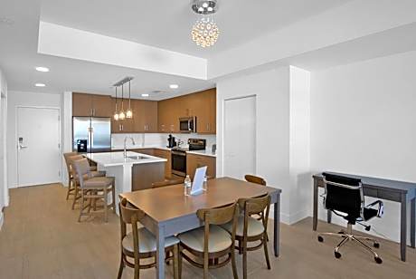 Deluxe 3 Bedroom Suite Gulf View Lower Floor