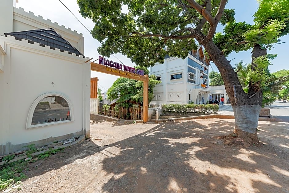 RedDoorz @ Niagara Waterpark