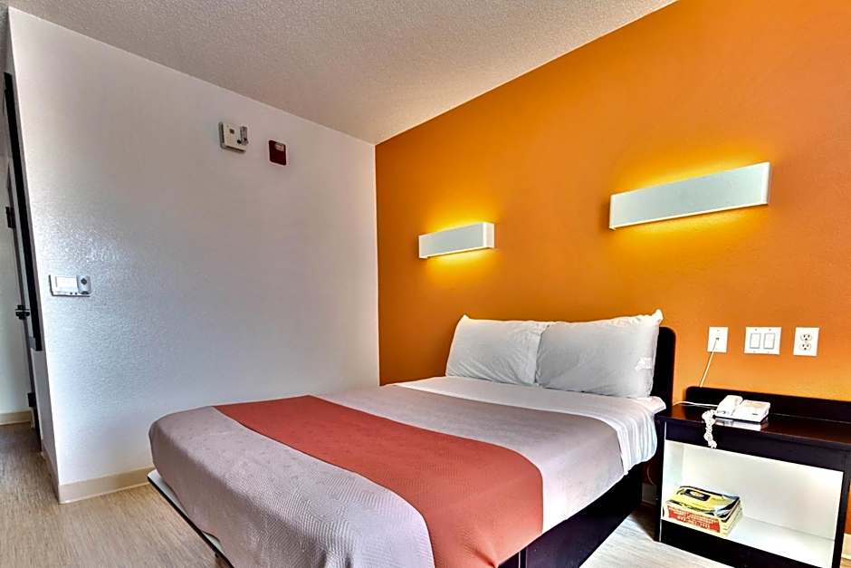Motel 6 Dallas - Lewisville