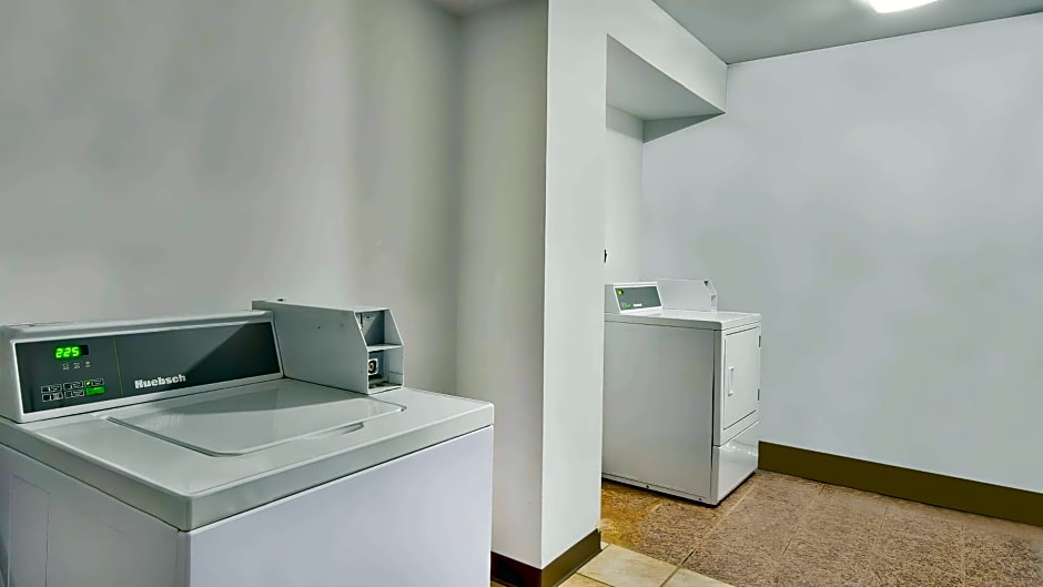 Motel 6 Louisville, Ky- Airport/ Fair Expo