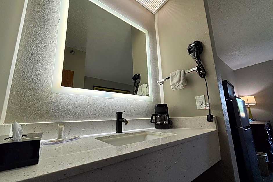 Super 8 by Wyndham Mt. Carmel IL