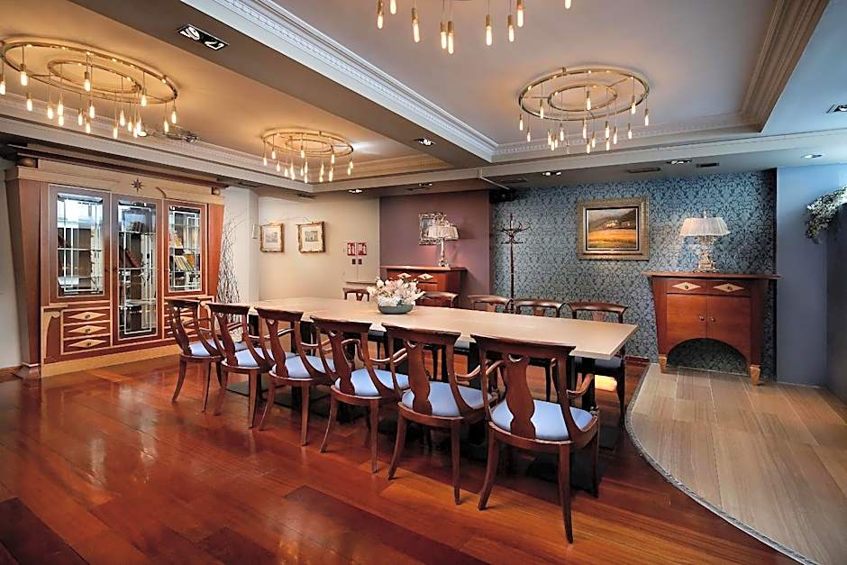 Apartaments-Hotel Hispanos 7 Suiza