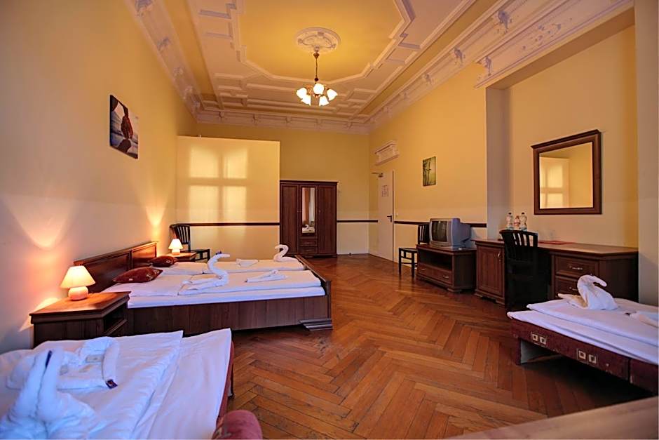 Hotel Pension Bernstein am Kurfürstendamm