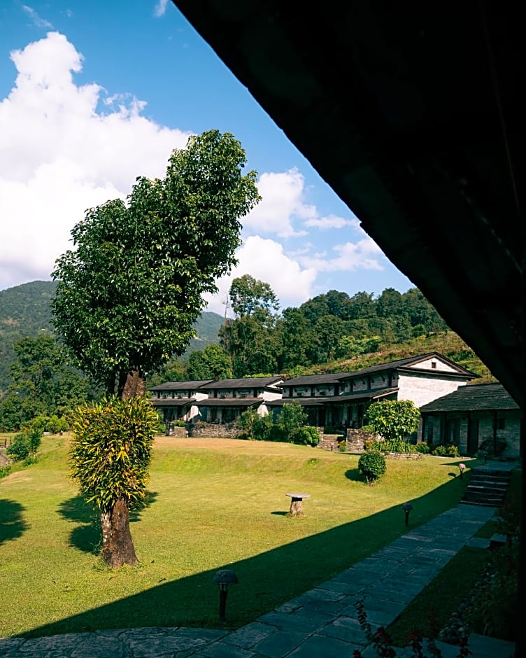 Mountain Lodges of Nepal, Tomijong