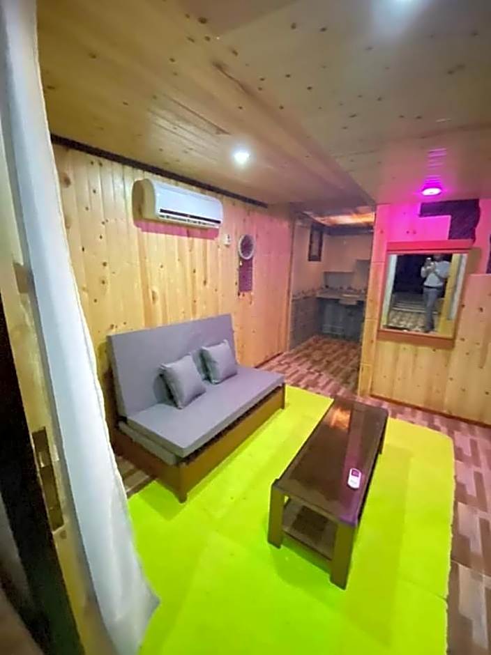 Green Beach Camp & Hotel