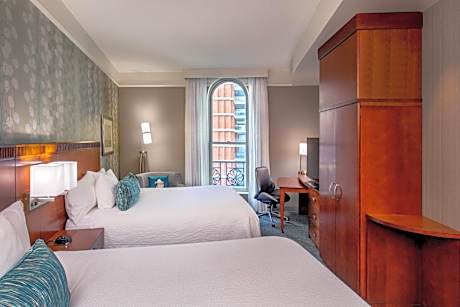 One-Bedroom Queen Suite