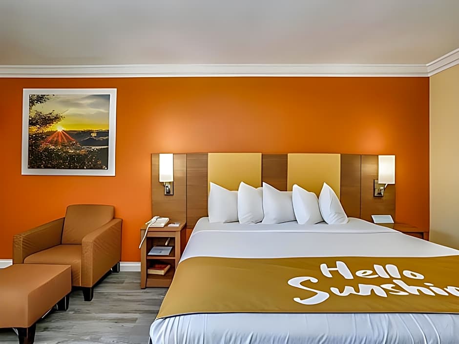 Days Inn by Wyndham Palm Springs