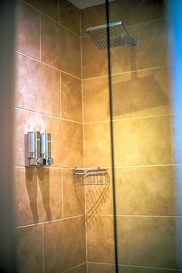 Three Horseshoes Inn