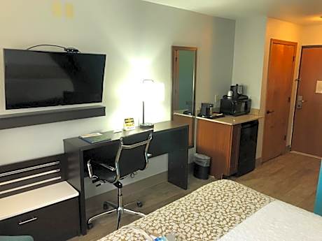 Queen Room - Non-Smoking