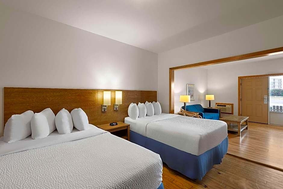 Days Inn by Wyndham Kill Devil Hills Oceanfront - Wilbur
