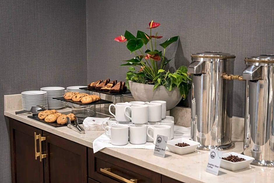 Crowne Plaza Providence-Warwick (Airport) by IHG
