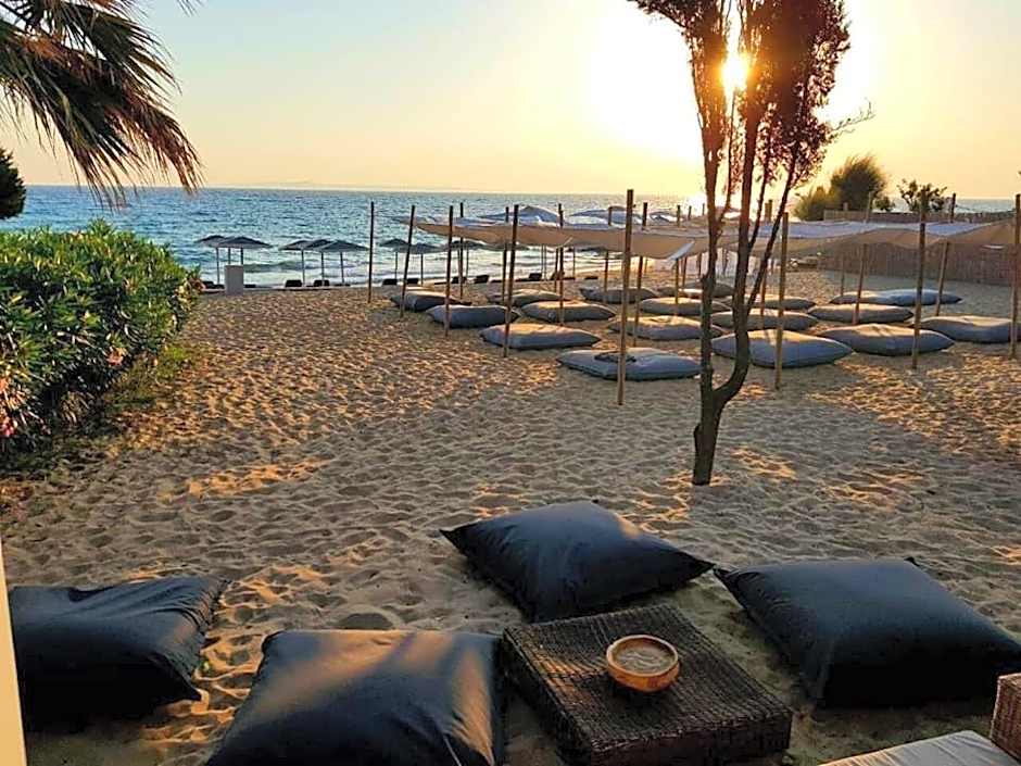 The Bay Hotel & Suites