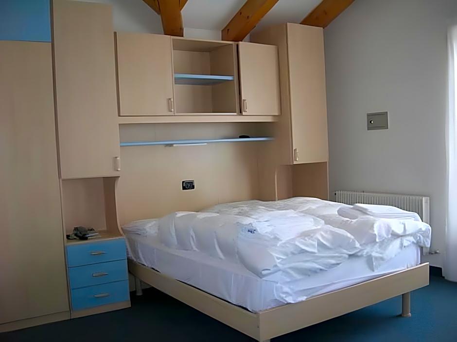 Photo 1 of 4 of Deluxe Double Room with Bathtub