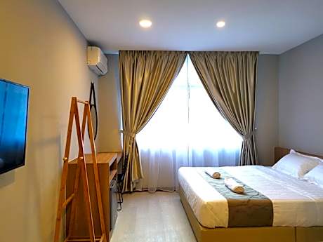 Minimalist King Suite