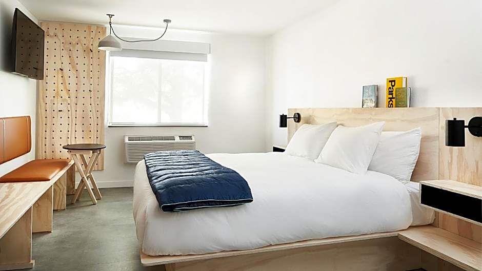 Photo 1 of 10 of King Room with Bath Tub - Mobility and Hearing Access/Non-Smoking