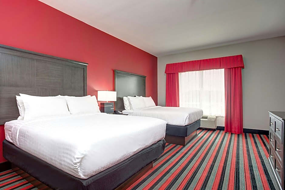 Holiday Inn & Suites Lafayette North by IHG